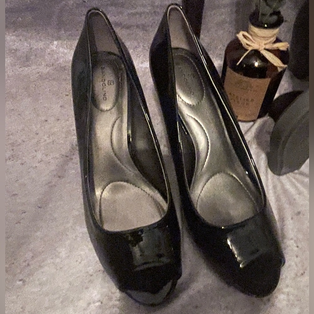 BANDOLINO Rainaa Black Peep Toe Platform‎ Pump